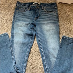 ABERCROMBIE SKINNY JEANS